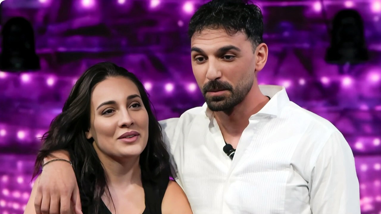 GF Vip, Todaro a Francesca “Togliti quel pigiama”, scoppia il caso
