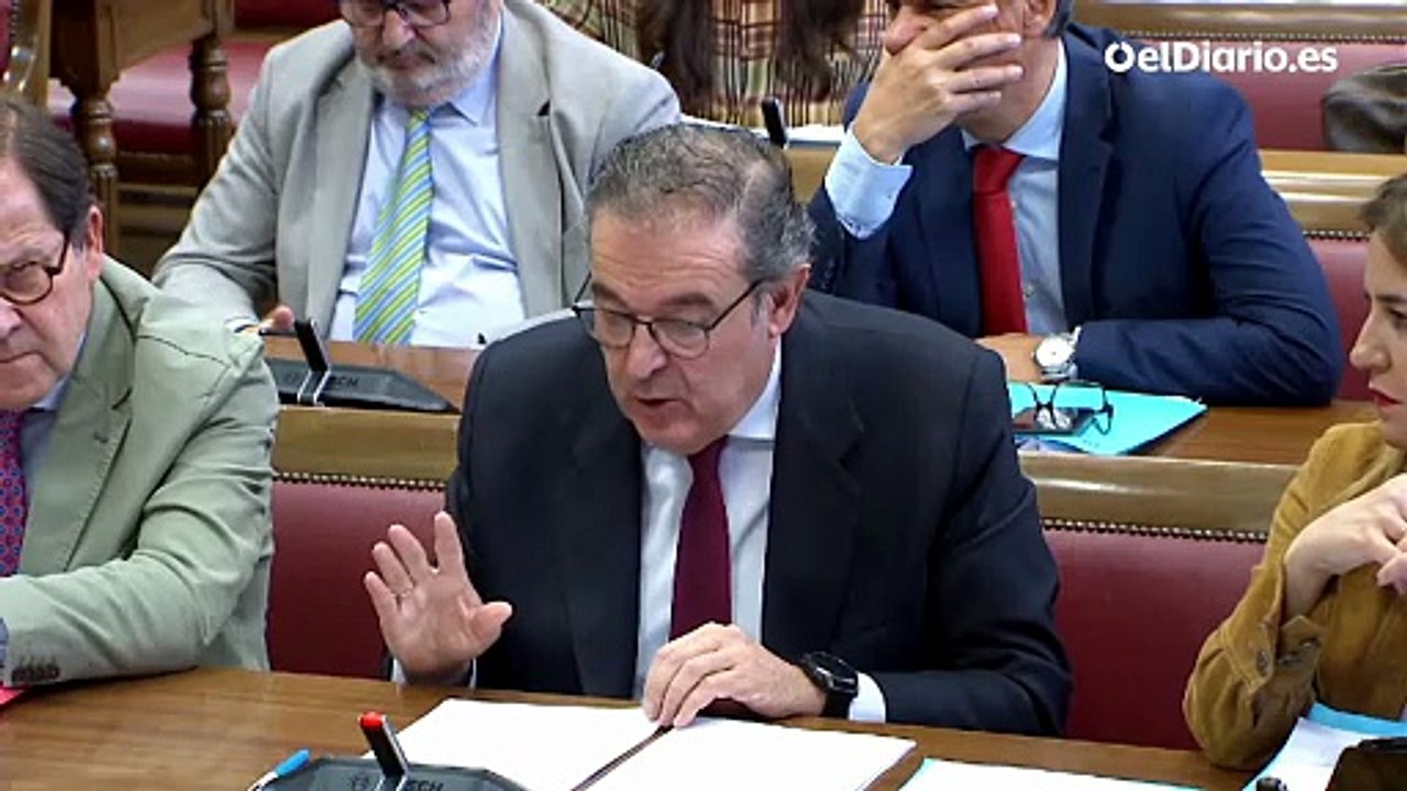 Montero niega haber intervenido en los rescates de la SEPI a Air Europa y Plus Ultra
