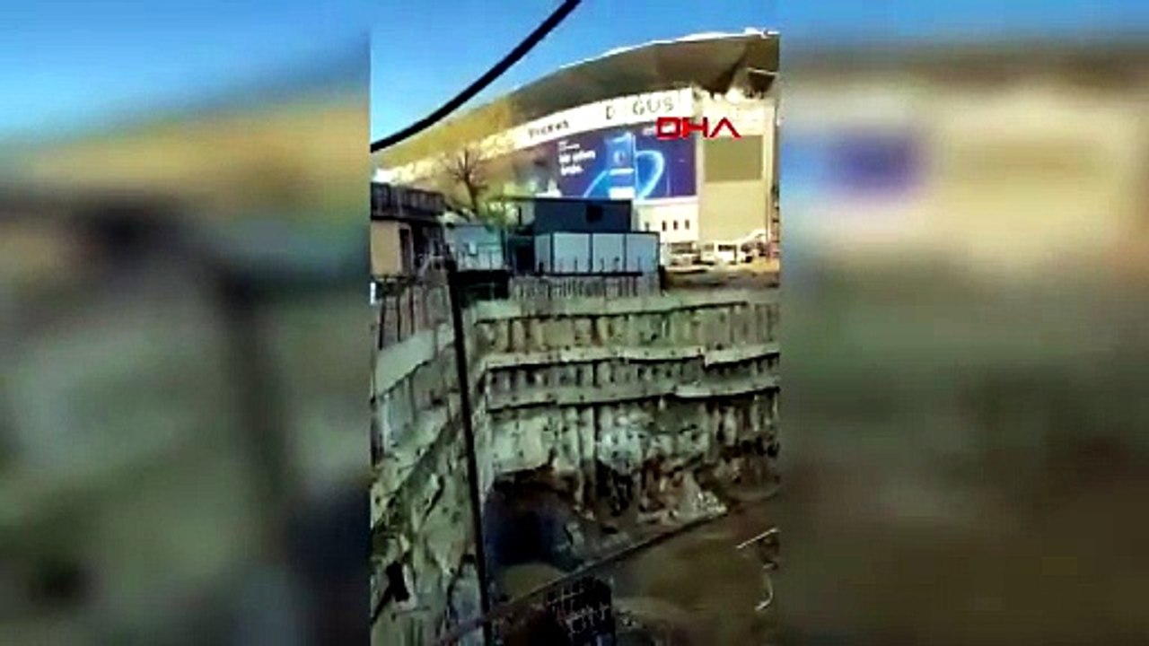 Fenerbahçe Stadyumu'nun yanında korku dolu anlar: İnşaat duvarı çöktü