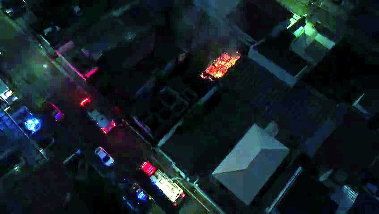 Vídeo revela incêndio no coração de bairro tradicional de Florianópolis