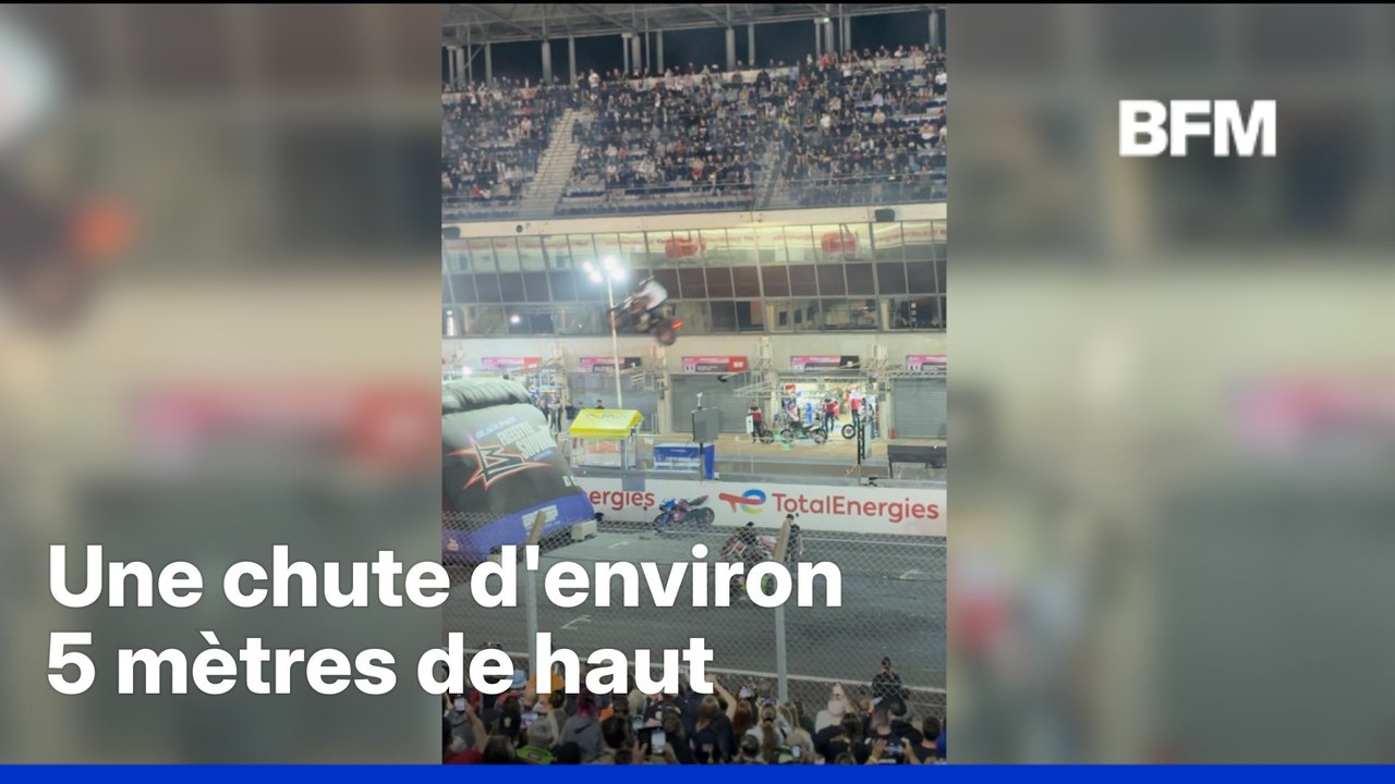 Un cascadeur fait une lourde chute lors du show des "24h Motos" du Mans
