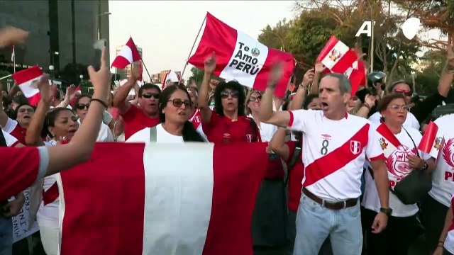 Al menos 3,000 peruanos protestan en medio de cuestionamientos a elecciones presidenciales