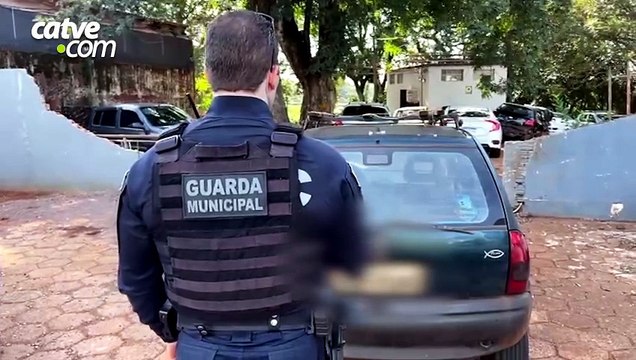 Carro com registro de furto é recuperado pela Guarda Municipal em Cascavel