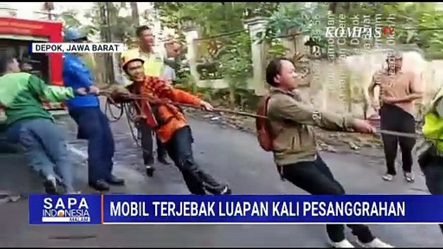 Mobil Terjebak Banjir Luapan Kali Pesanggrahan di Depok, Pengemudi Selamat | SAPA MALAM