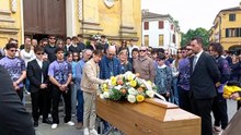 Castelnovo Sotto, lacrime e motori per l'addio a Andrea Guerard