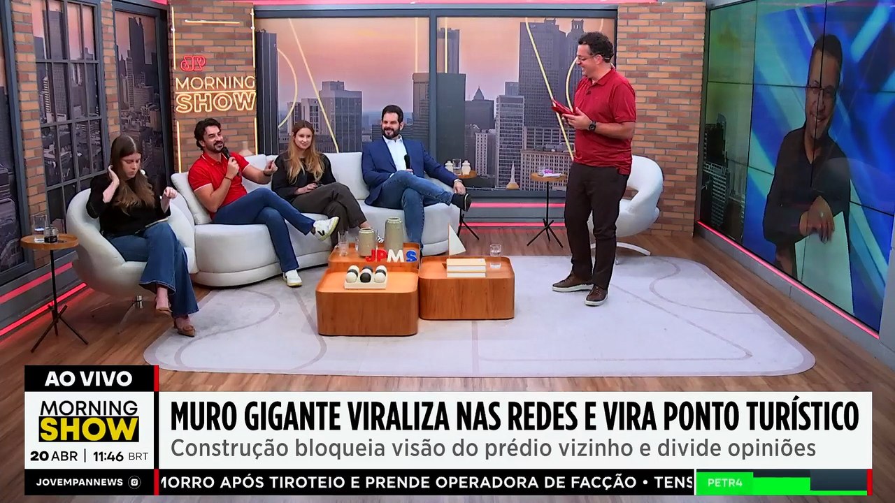 Muro gigante ao redor de prédio viraliza e vira ponto turístico em Minas Gerais