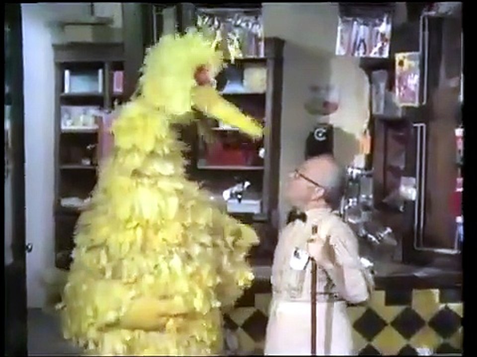 Sesame Street S01E072 (Episode 0072) - Ethel Kennedy visits / Big Bird builds a television set