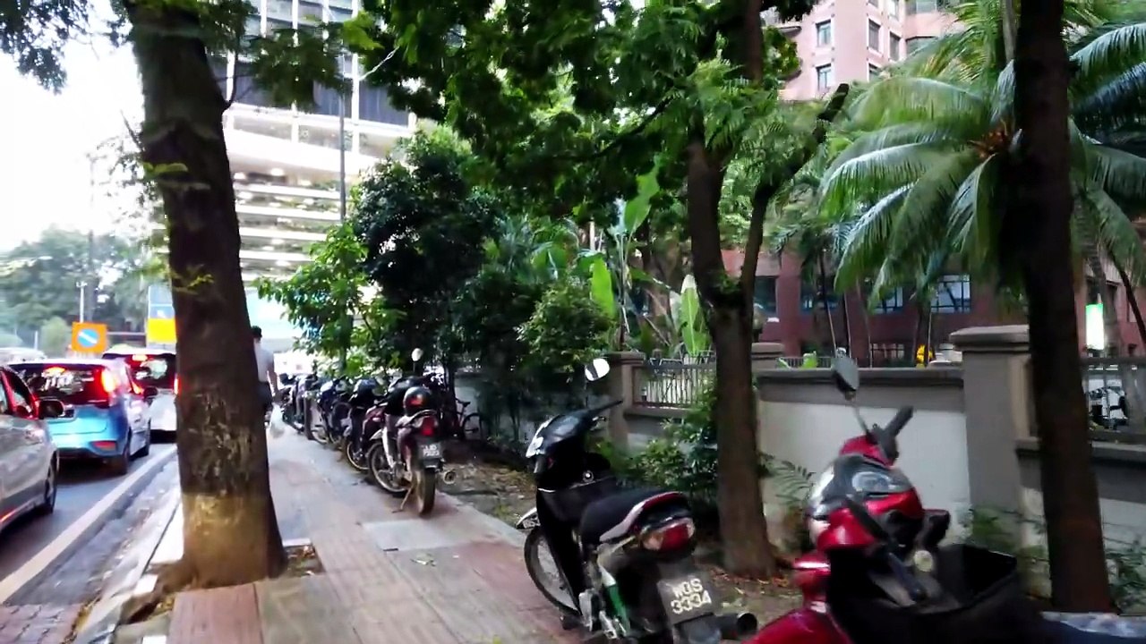 POV Walk Around Petronas Twin Towers: KLCC Shopping Streets & City Vibes