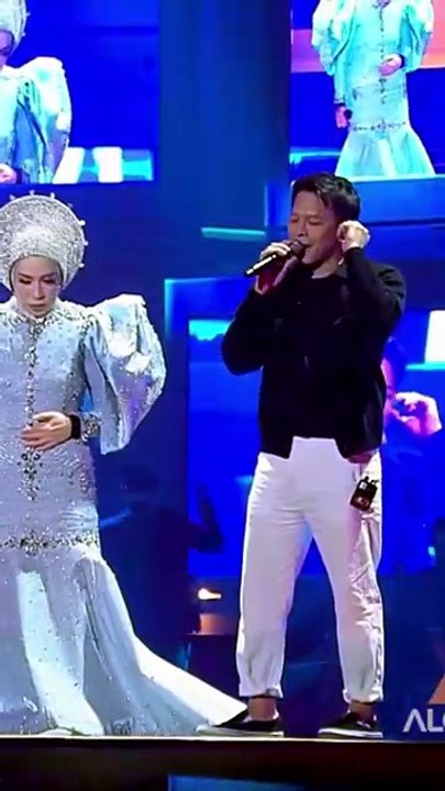 Duet Spektakuler Mellu Goeslaw Ariel Noah - Ada Apa Dengan Cinta
