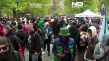 مدخنو الماريجوانا يحتفلون بيوم "420" في نيويورك