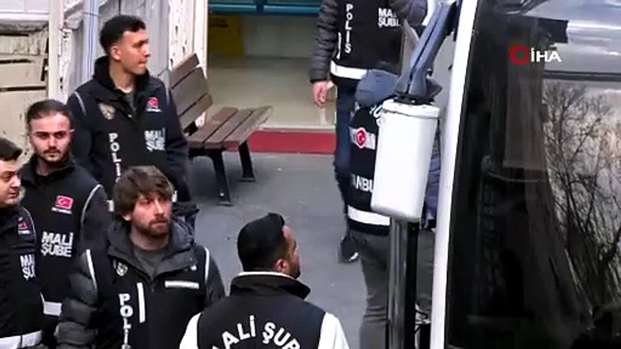 Ataşehir Belediyesi'ne yönelik operasyonda gözaltına alınan şüpheliler adliyeye sevk edildi