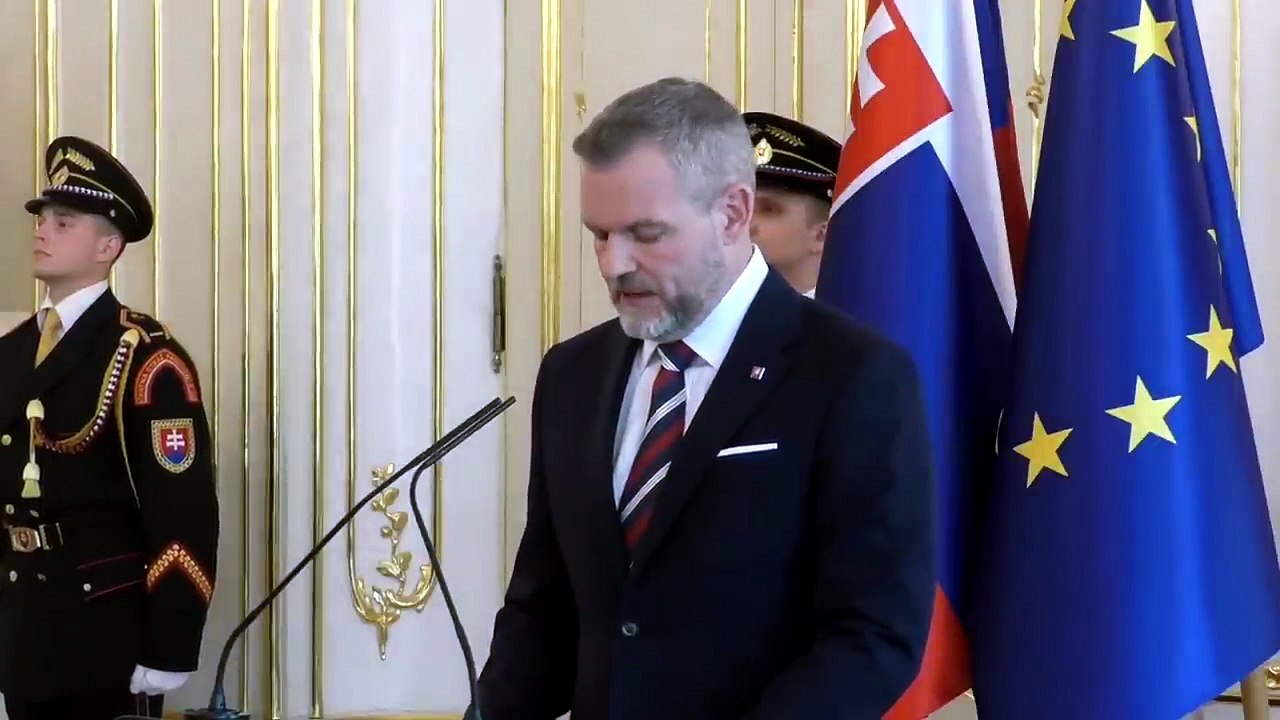 ZÁZNAM: Prezident vyhlásil referendum s dvomi otázkami na 4. júla