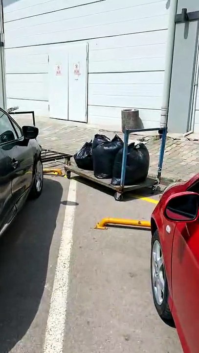 Kocaeli Outlet Center otoparkı için tepki: Park alanı depo gibi kullanılıyor iddiası