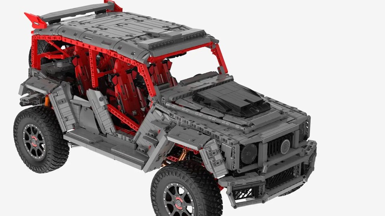 Ausgepackt: BlueBrixx greift mit dem Brabus Crawler die Autos von Lego Technic an