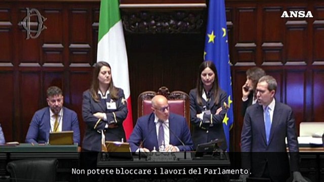 Dl sicurezza, opposizione occupa i banchi del governo alla Camera