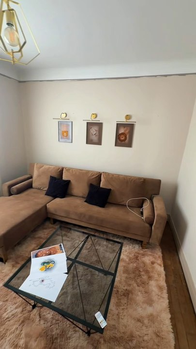🛋️🇾🇹💭🌹