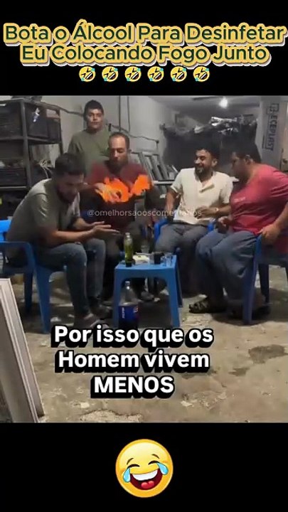 Passando álcool na mão pra desinfetar, mas aí vem os amigos... 🔥🔥🔥🔥 #omelhorsoaoscomentarios #engraçado #engraçados #comentarios #comentários