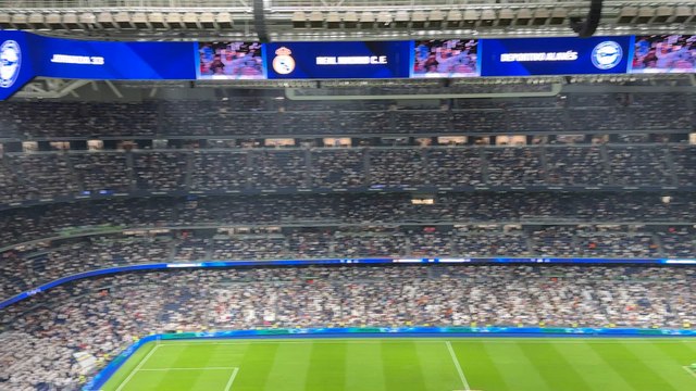 Real Madrid's Vinicius Jr Gets COLD Reception at Bernabéu During Lineup Announcement vs Alavés