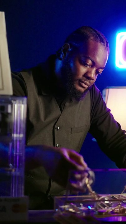 Ugly Cinderella Meets Her Billionaire Prince Charming - A Modern Fairytale #shortical