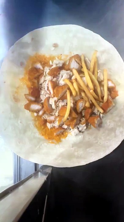 French Tacos Gratiné Chèvre & Miel Viande & Sauce Gruyère & Frites #BR3 #Tacos #Food #Foodies #Foodie