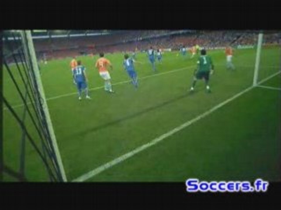 Nistelrooy but vs italie