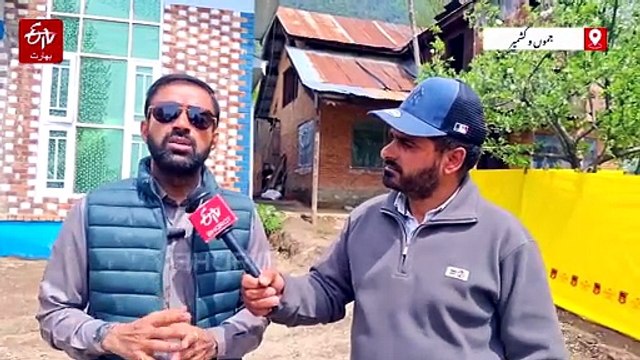 انسانیت کی مثال: سیاحوں کی جانیں بچاتے ہوئے اپنی جان قربان کرنے والے سید عادل حسین شاہ کے گھر والوں کو تحفہ