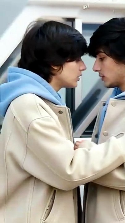 two friend meet deepli