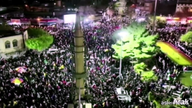 Iran mette in mostra missile durante manifestazione pro governativa
