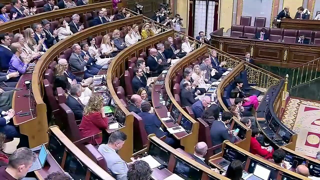 Ester Muñoz hunde al «moderado» Carlos Cuerpo por la corrupción sanchista: «Usted lo eligió»