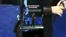 Laura Pausini detiene su concierto para reflexionar sobre la letra