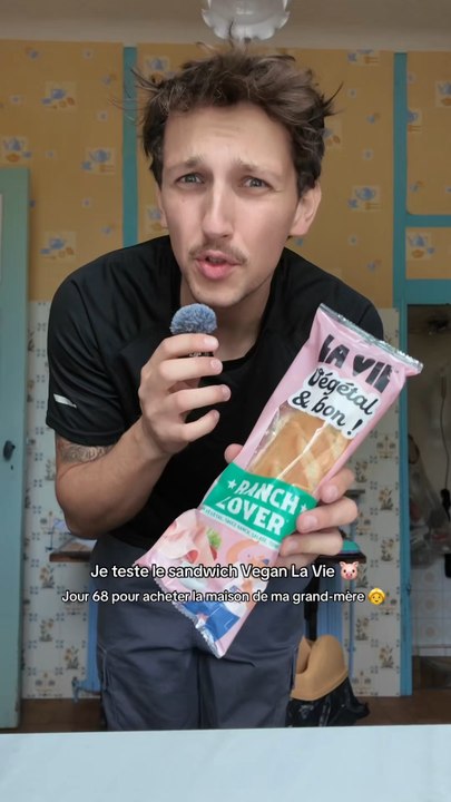 Aujourd’hui, je teste le sandwich Ranch lover de @laviefoods.fr 🐷J’en avais déjà essayé d’autres, mais celui-là pas encore#lavie #laviefood #vegan #vegetarien