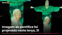 Um ano sem papa Francisco: Cristo Redentor recebe iluminação especial em sua memória