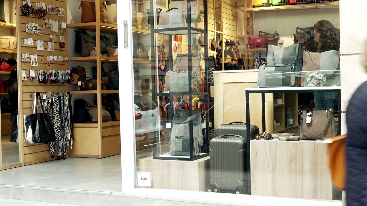 Casi el 60% de los españoles compra productos que no necesita ni utiliza ni usa