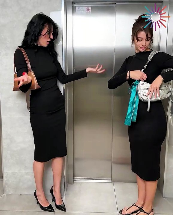 When two girls show up wearing the same outfit 😂✂️