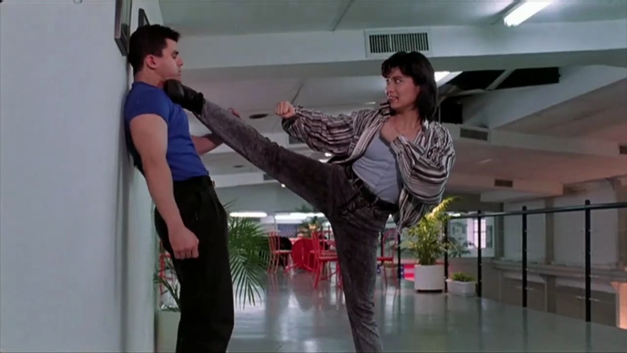 In the Line of Duty 4 (1989) Final Fight Scene HD