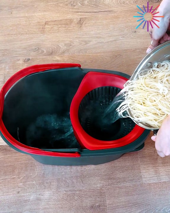 Not your typical pasta strainer hack🍝