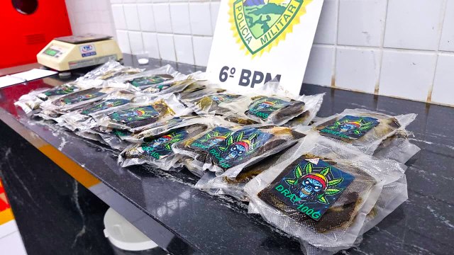 Polícia apreende haxixe e detém duas mulheres em veículo de aplicativo em Cascavel