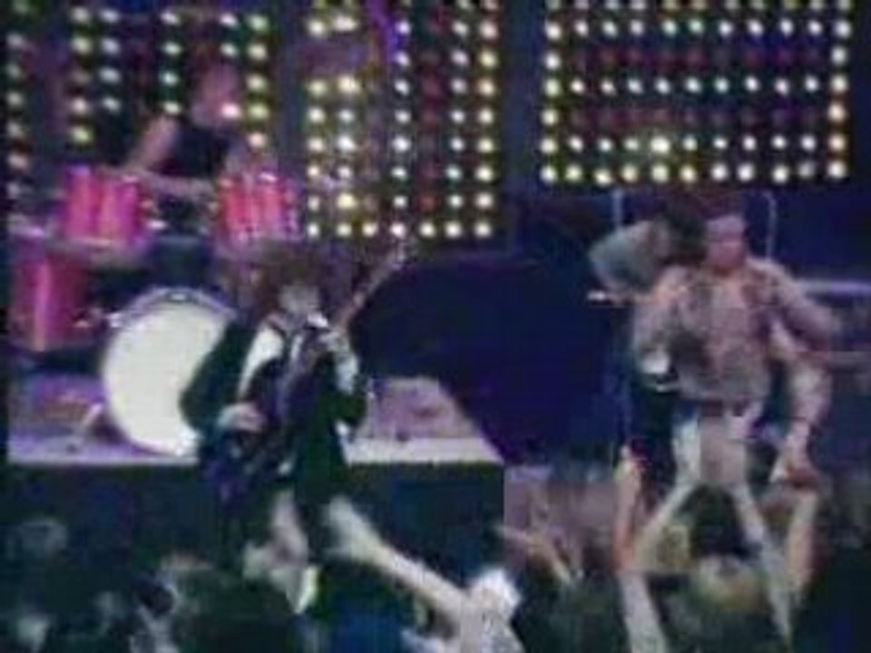 ACDC - Dirty Deeds Done Dirt Cheap