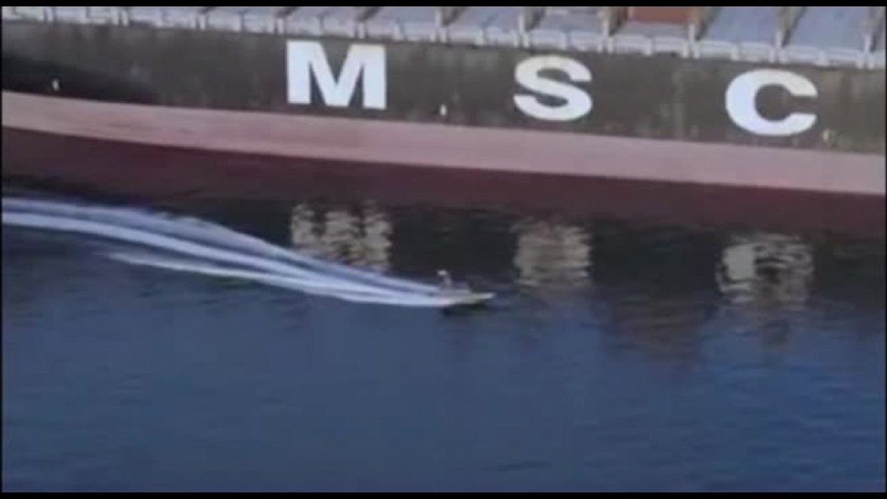 Hormuz, pasdaran diffondono immagini del sequestro di due navi cargo