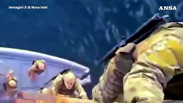Iran, il sequestro di due navi a Hormuz in un video dei pasdaran