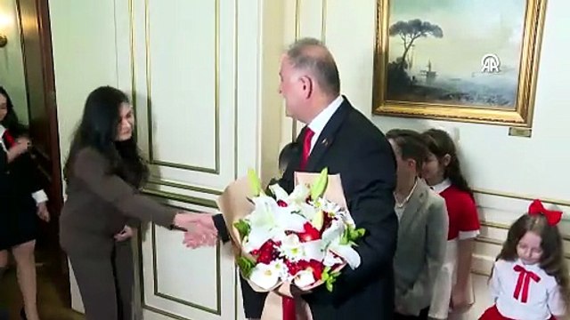 İBB Başkan Vekili Aslan koltuğunu ilkokul öğrencisine devretti