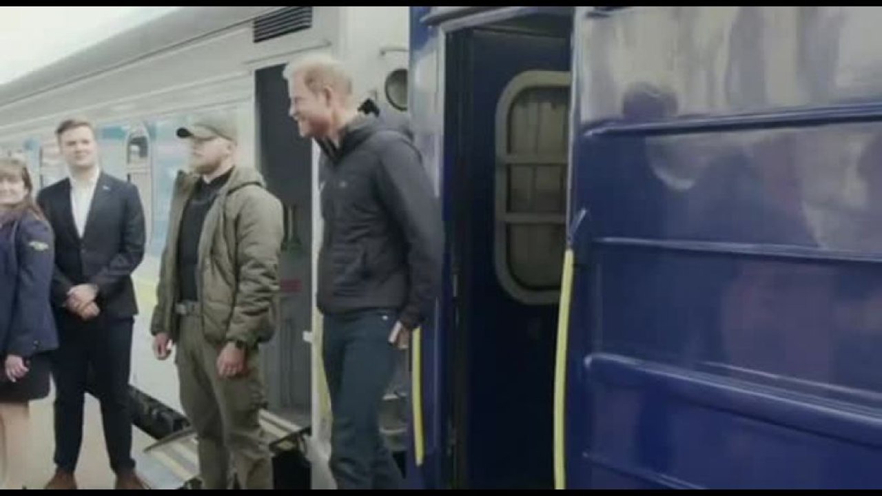 Ucraina, il principe Harry in visita a sorpresa a Kiev