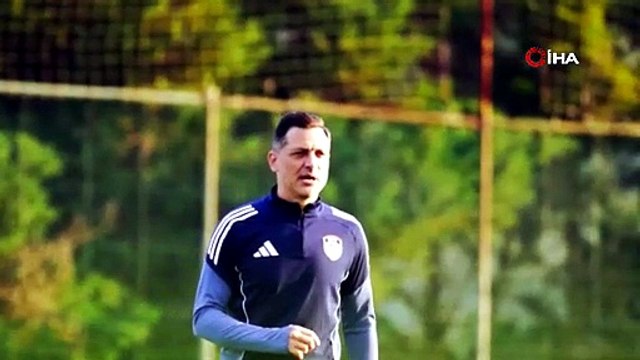 Gaziantep FK, Mirel Radoi yönetiminde ilk antrenmanını yaptı | Ajansspor | IHA