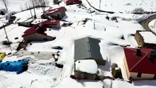 İki mevsim tek karede: Dağlarda 2 metre kar, ovalarda bahar renkleri