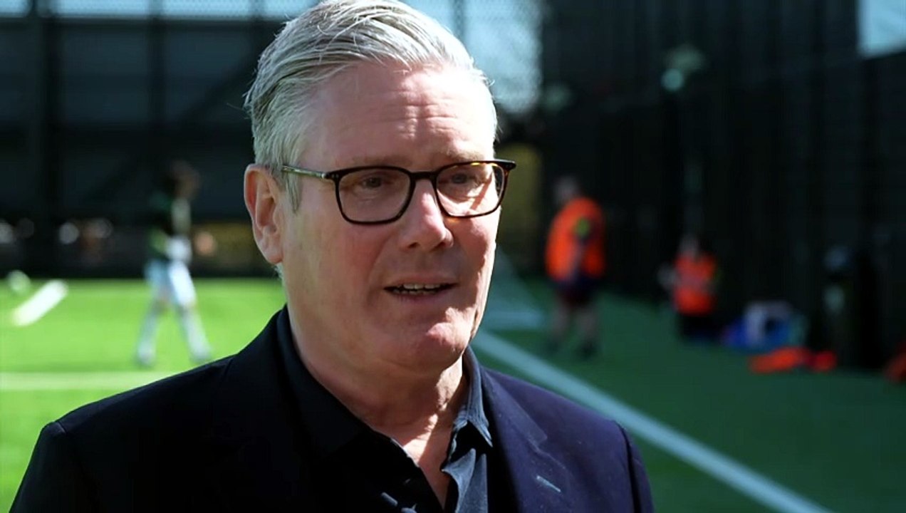 PM: Opponents 'wrong' over Mandelson vetting