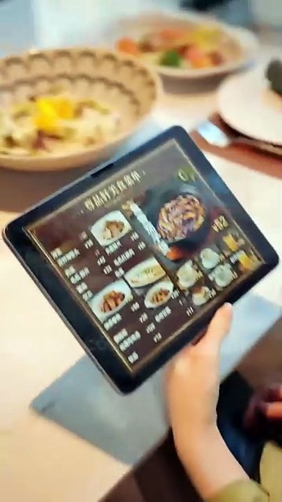 After Agreeing to the Divorce, CEO Finally Realized His Mistake, Started Pursuing His Wife Every Day