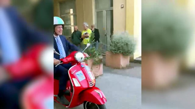 80 anni di un mito: il Presidente Giani celebra il compleanno della Vespa