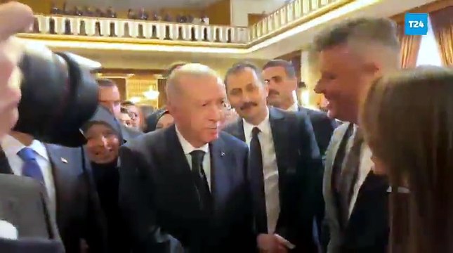 Cumhurbaşkanı Erdoğan, 23 Nisan resepsiyonunda Fenerbahçe Başkanı Sadettin Saran ile selamlaştı