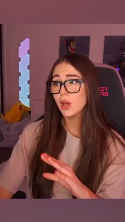 Pls tell me cus I don’t get it 💀💀 #twitchstreamer #twitchmoments #jokes #texttospeech #twitchclips #twitch #react #gamergirl #tts #funny #onlyguys
