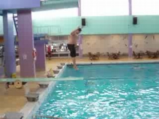 Funny video - Fat guy on the diving board